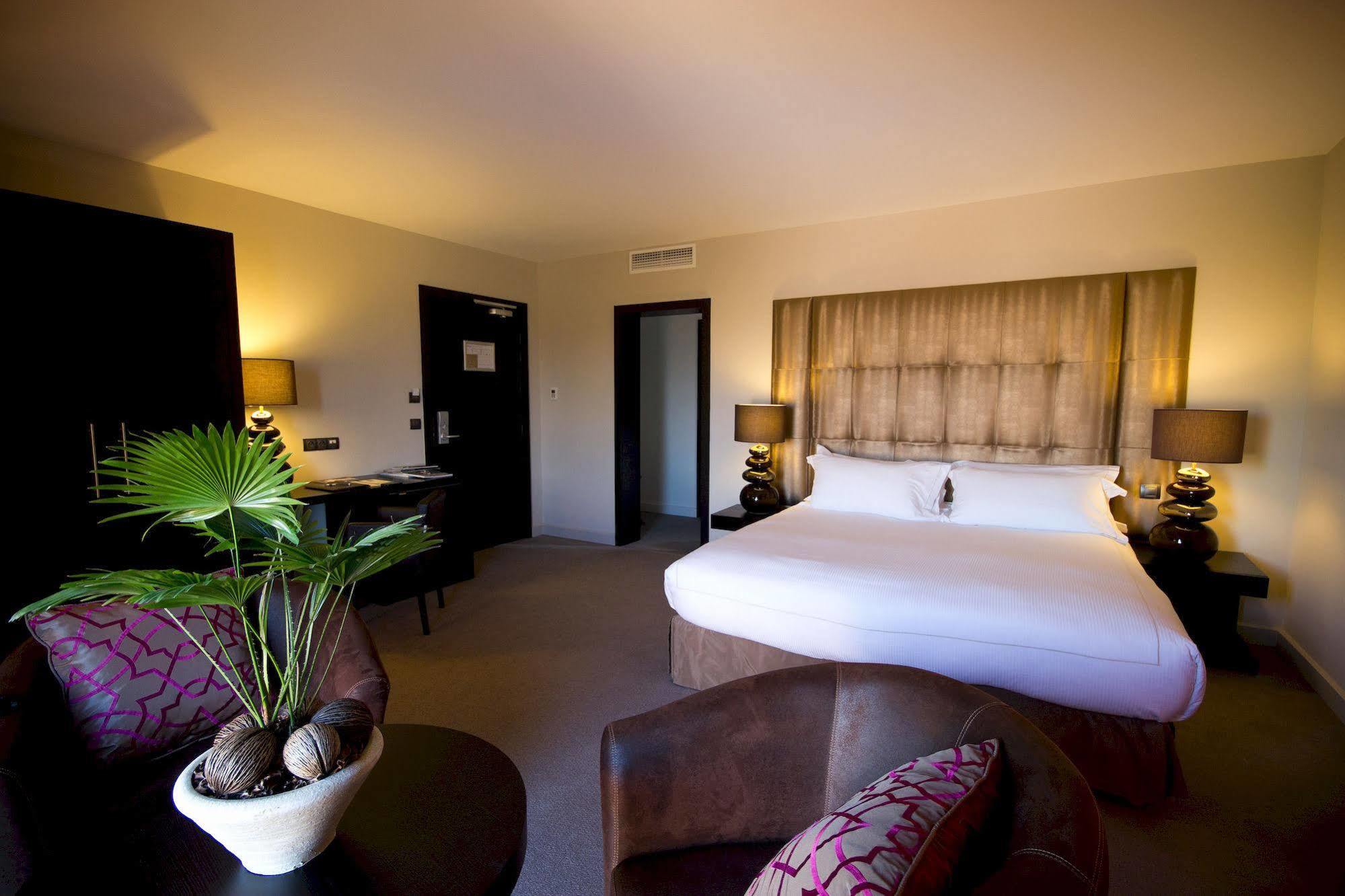 Le Daya Hotel & Spa - Boutique Hotel Roquebrune-sur-Argens Exterior photo